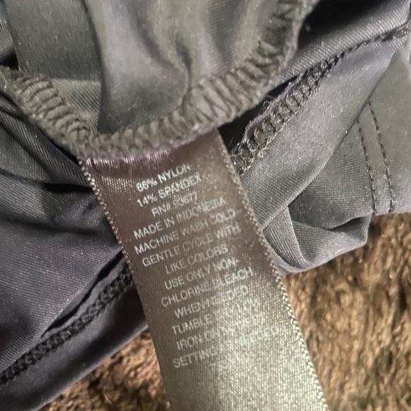 Black mock neck slinky top - Picture 2 of 6